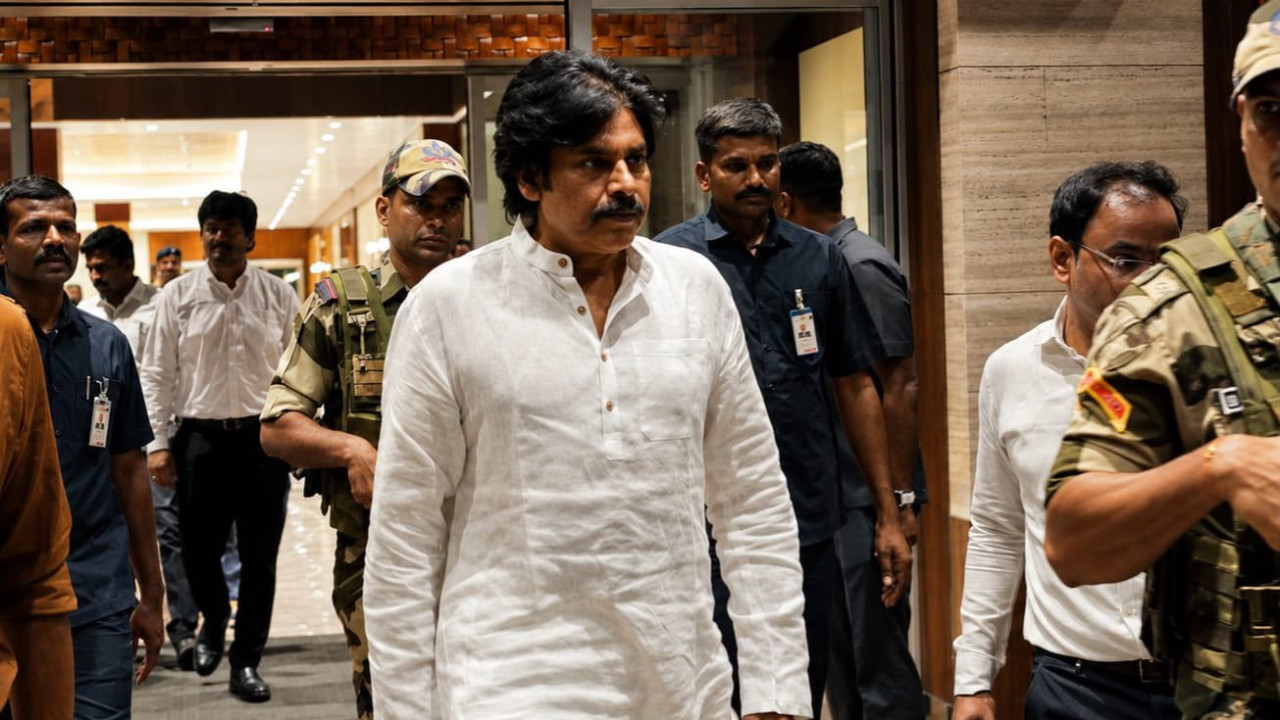 Pawan Kalyan reaches Kerala for Ayurvedic treatment