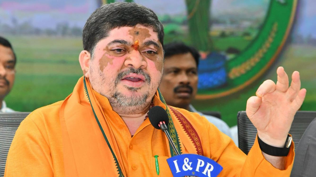 Ponnam Prabhakar assures auto and cab drivers issues will be resolved