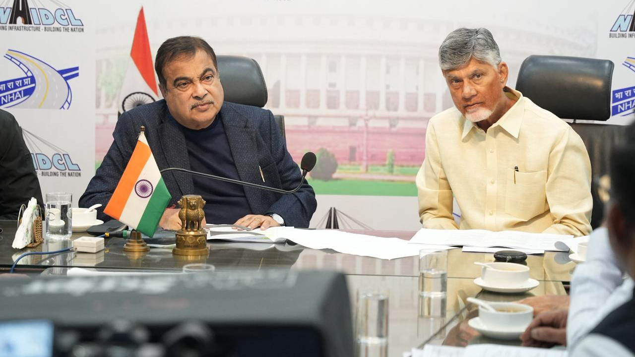 Centre sanctions funds for key road in AP Chandrababu thanks Gadkari