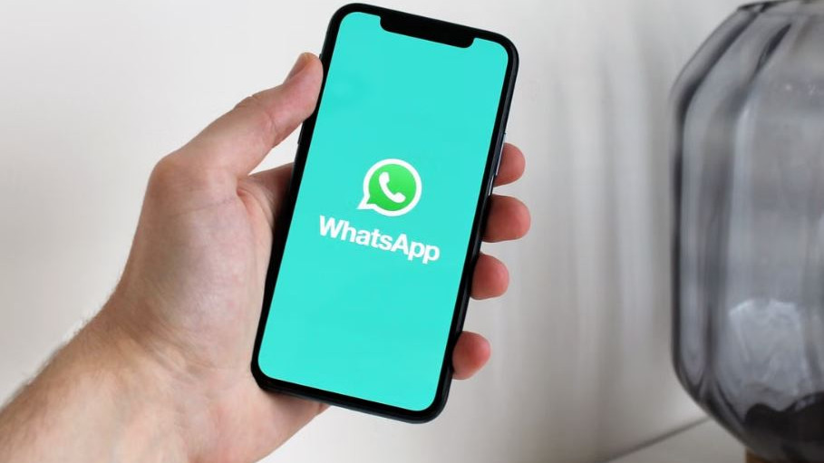 WhatsApp new security features and unknown call information