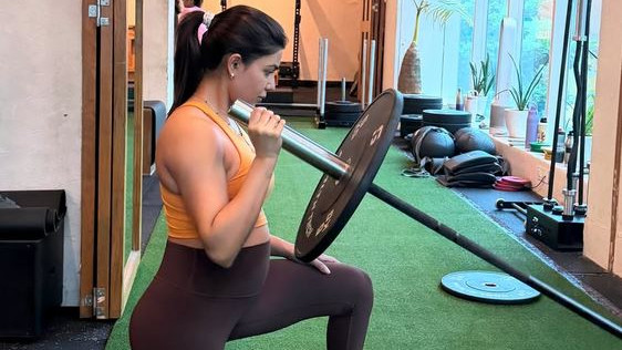 Samantha gym workout photos while pregnant go viral