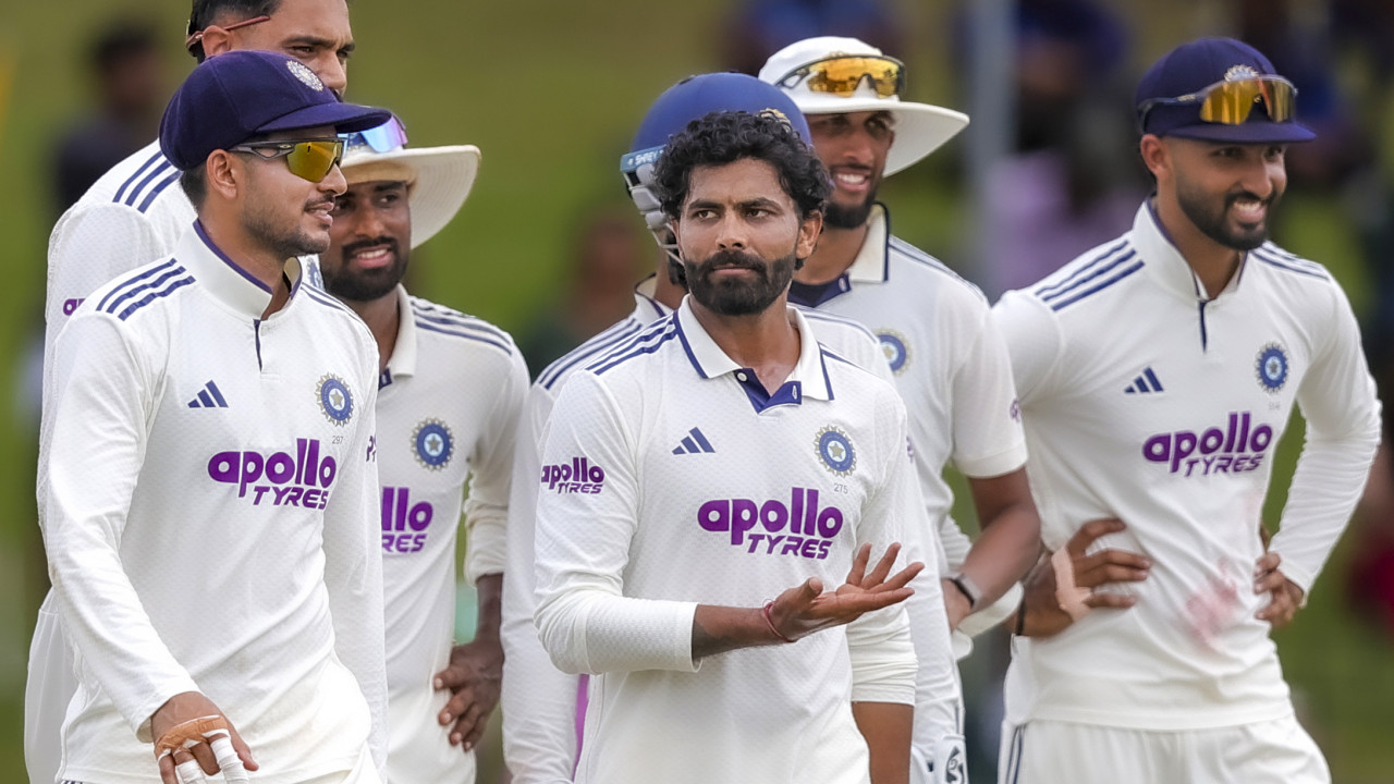 2nd Test: Siraj, Jadeja strike early as Sri Lanka reach 83/2 at lunch after follow-on