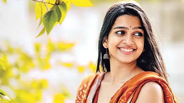 Ananthika Sanilkumar says she entered films after seeing her parents struggle