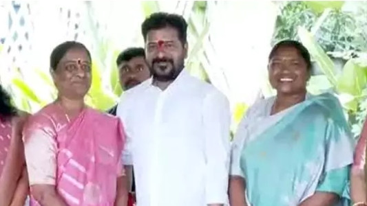 Revanth Reddy and Konda Surekha reconcile during Rakhi festival