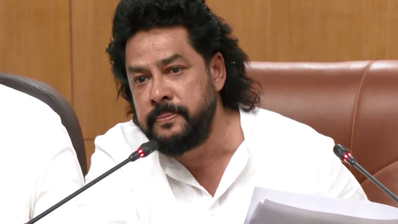 B Nagendra resigns as Minister with tears second time in two years