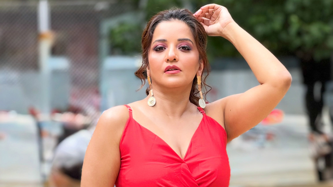 Monalisa comments on heroine skin show says presentation is important
