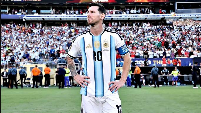 Lionel Messi retires from international football 
