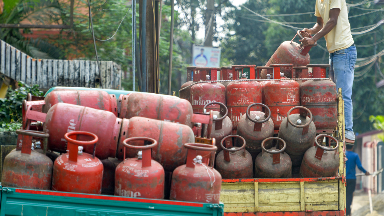 LPG Gas Connection Alert Today is the Last Date for e-KYC Completion