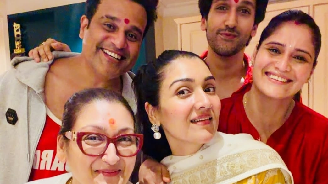 Govinda's family Krushna Abhishek, Tina Ahuja, Yashvardhan celebrate Rakhi with Sunita Ahuja, actor gives it a miss