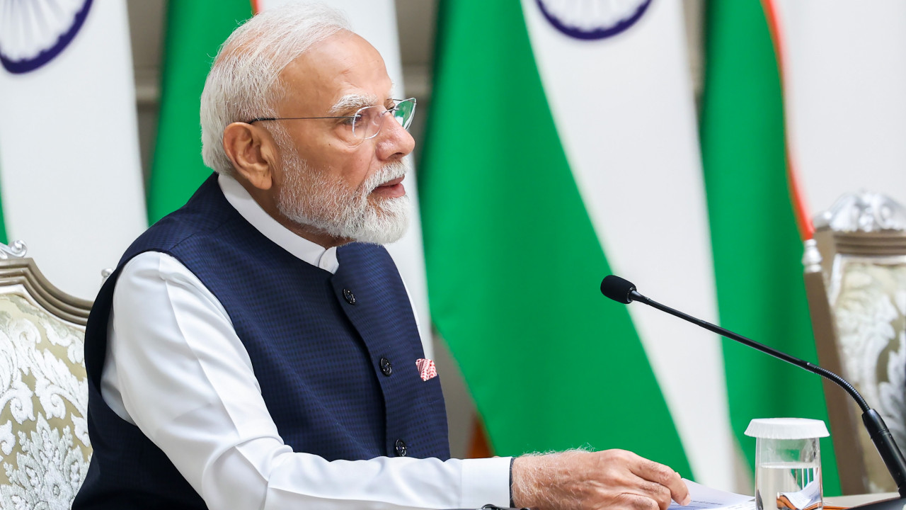 Narendra Modi punches with 78 percent growth and Jhooth Ki Goonj satire on Rahul Gandhi campaign