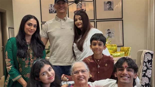 Aishwarya Rai Rakhi with brothers family viral family photo