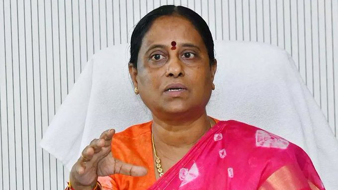 KCR is a very good person Konda Surekha praises