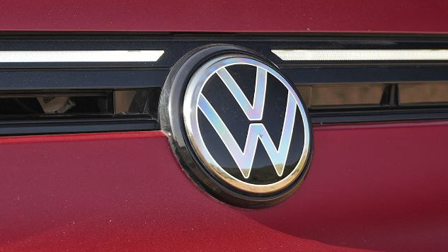 Volkswagen sensational decision to cut one lakh jobs