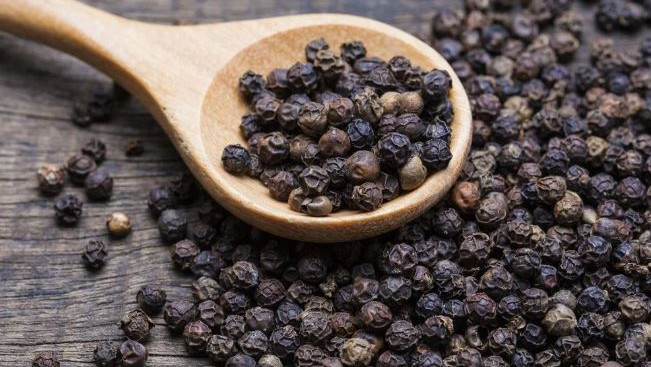 Black pepper adulteration with papaya seeds simple ways to identify at home
