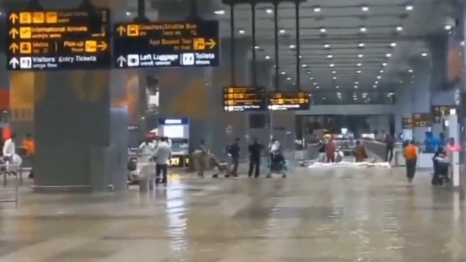 Delhi Airport flooded as heavy rains lash national capital