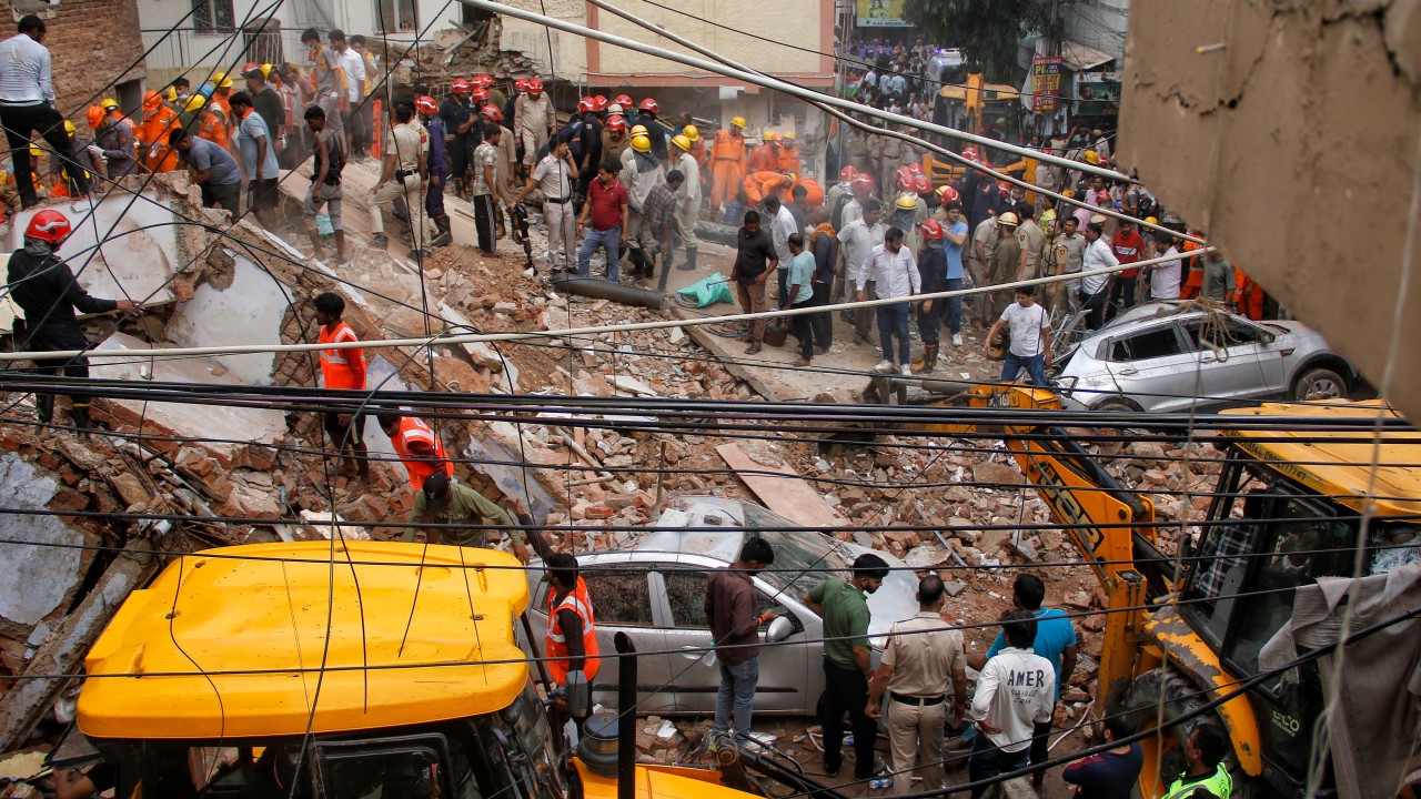 Delhi building collapse death toll rises to seven as BJP and AAP exchange accusations