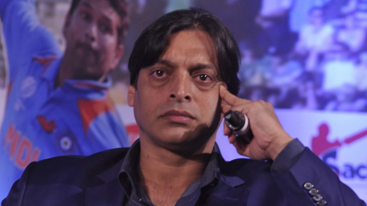 Shoaib Akhtar sharp comments on Pakistan team suggest changing everyone except three players