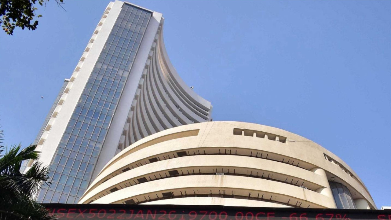 Sensex drops 382 points as stock market ends in losses again