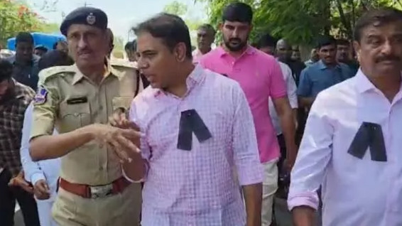 KTR and Harish Rao arrested while heading to farmhouse