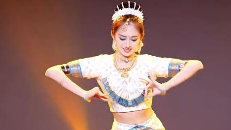 Prabhas Trisha song echoes in China as Shanghai girl performs amazing dance