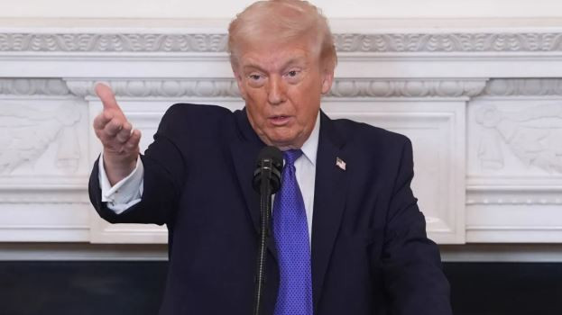 Donald Trump promises 5000 dollars to every American for votes