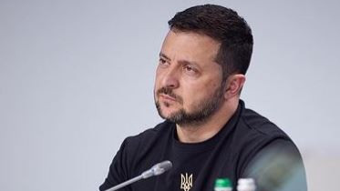 Volodymyr Zelenskyy escapes Russian drone threat at Moldova airport