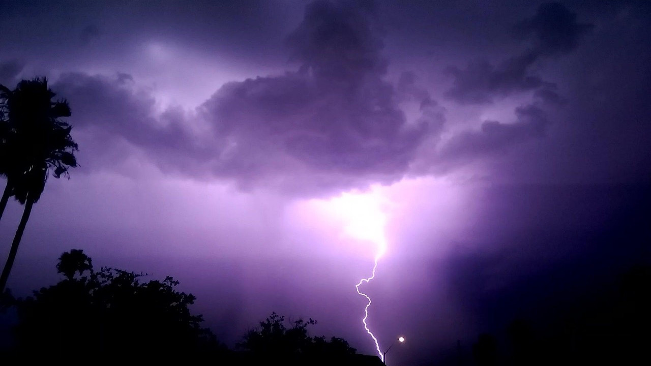 Andhra Pradesh Orange Alert for 8 districts rains with lightning expected
