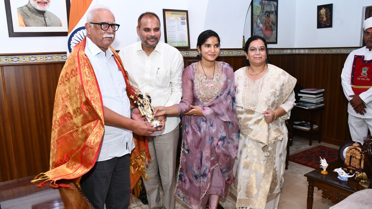 Chinna Srinu receives blessings from Ashok Gajapathi Raju