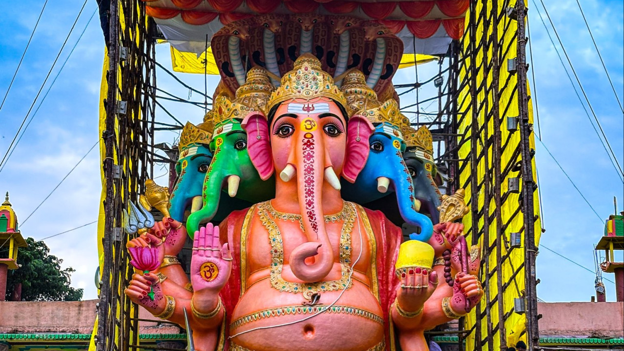 Khairatabad Ganesh idol unveiled first puja tomorrow
