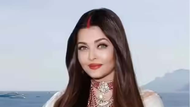 Aishwarya Rai Bachchan comments on family and living with parents go viral