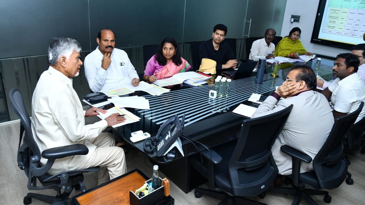 Chandrababu Naidu aims for own houses for all eligible by 2029 review on housing department