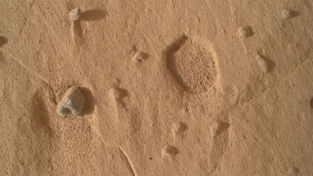 NASA Curiosity Rover discovers strange pits on Mars that baffle scientists