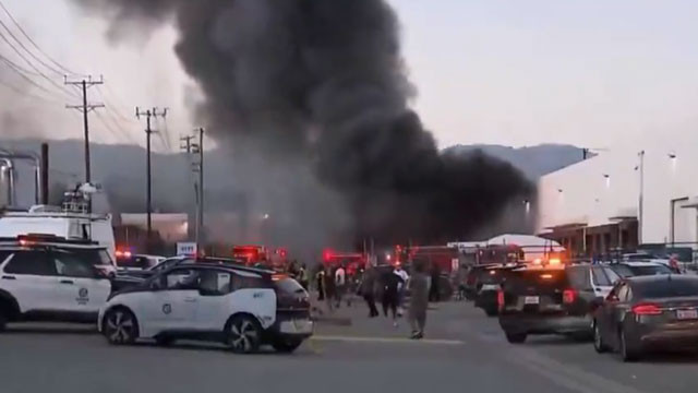 Los Angeles helicopter crash kills three in Chatsworth parking lot