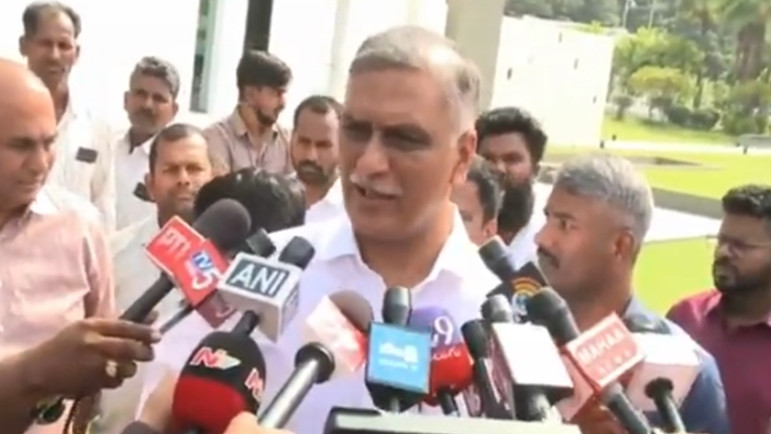 Harish Rao offers special prayers to Khairatabad Ganesh praises eco friendly celebrations