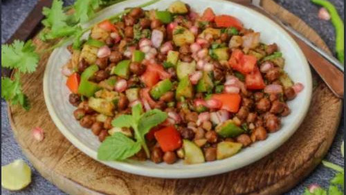 Revant Himatsingka suggests 5 healthy tea time snacks under 50 rupees to replace pakodas and chips