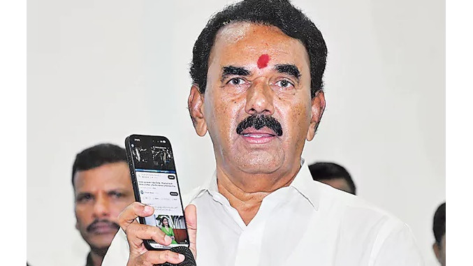 Jupally Krishna Rao blames KCR historical negligence for water scarcity