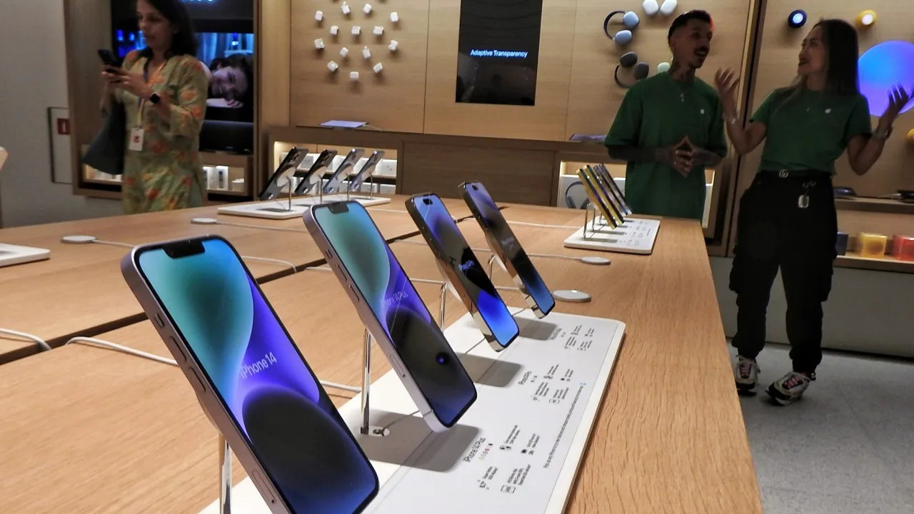No UPI charges mobile retailers appeal to central government