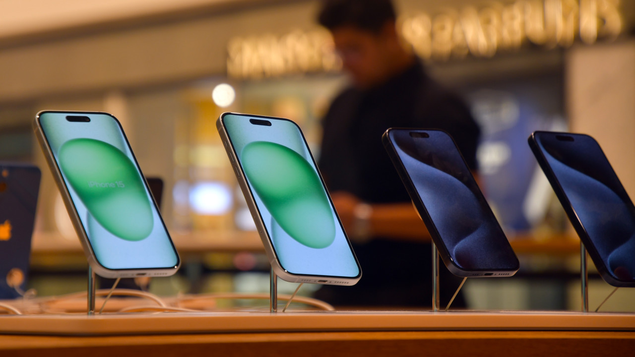 Apple boss says dont use screen protectors for iPhone here is why