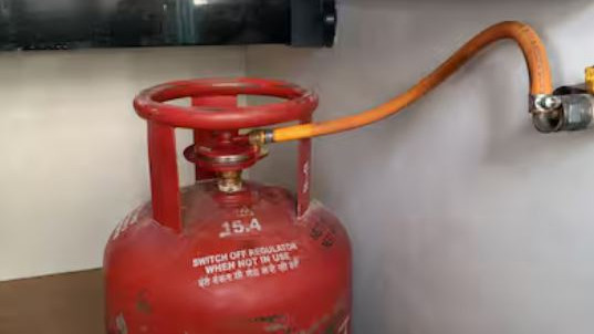 Do you know how often the gas pipe should be changed