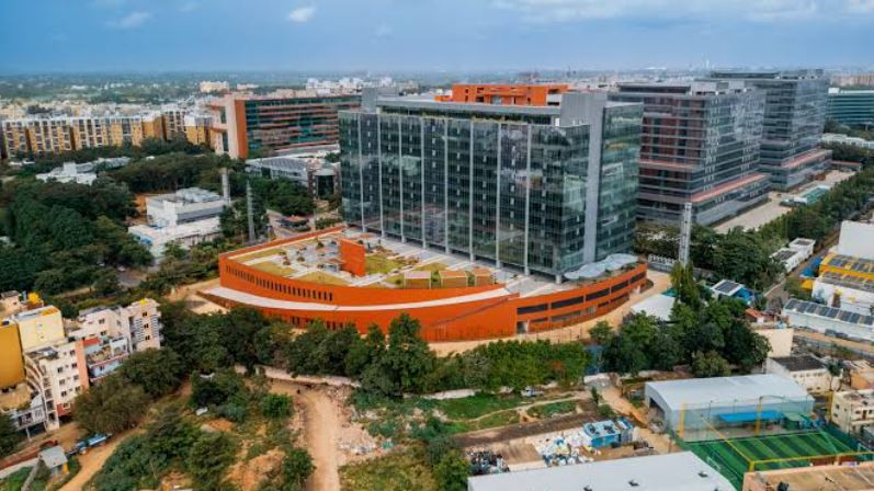 Do thoughts change by living in big cities Interesting discussion on Bengaluru mans video