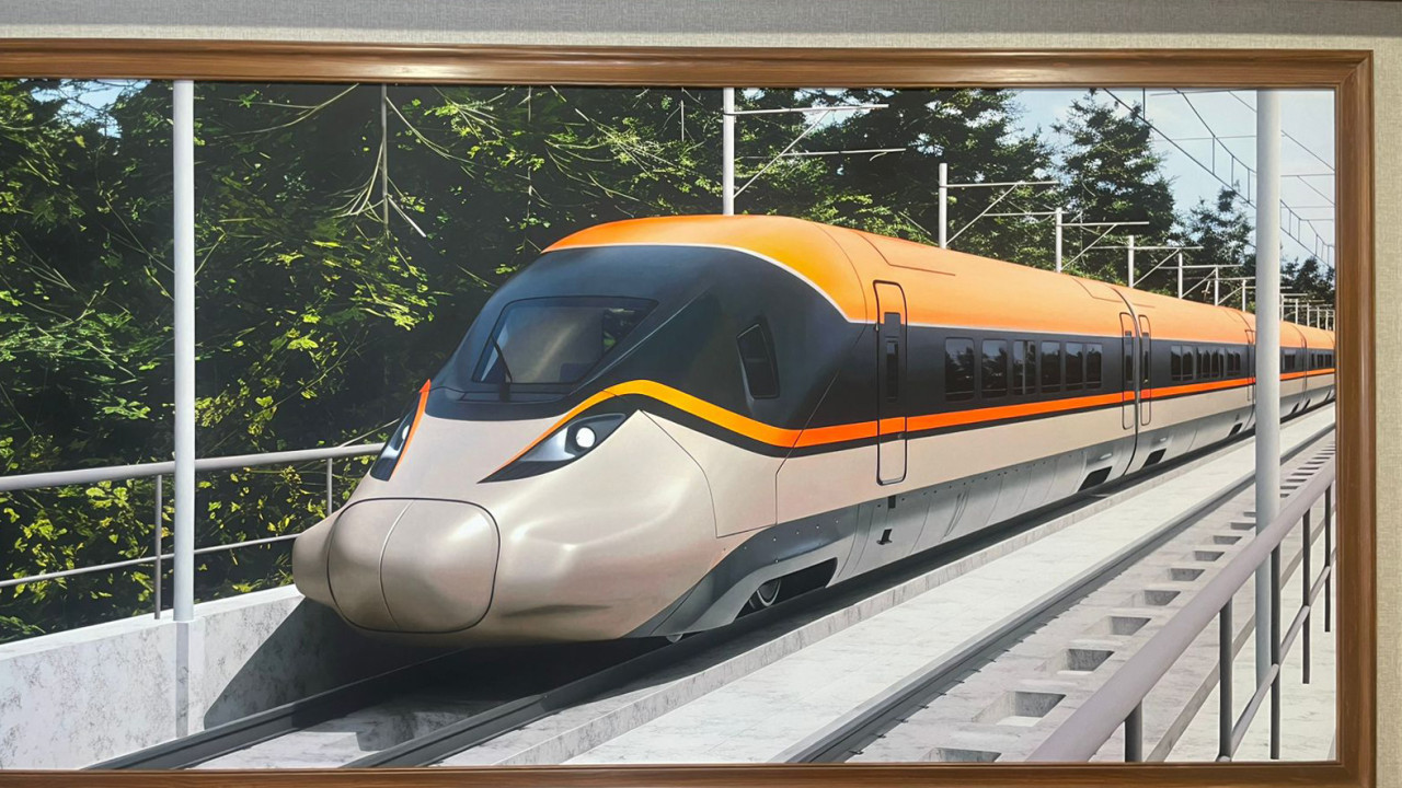 Bullet Train derailment risks during track changes at 320 kmph speed