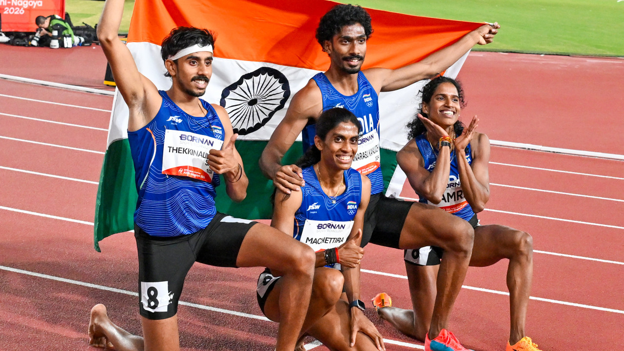 Asian Games: Vithya dedicates mixed relay silver to twin sister, says ‘I tried to change my medal colour’