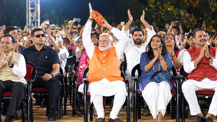 What is Bhajan Clubbing and why did Narendra Modi participate in this new style of Bhajans