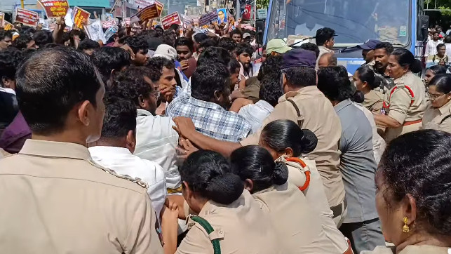 Secretariat employees protest in Vijayawada and Minister DSBV Swamy responds