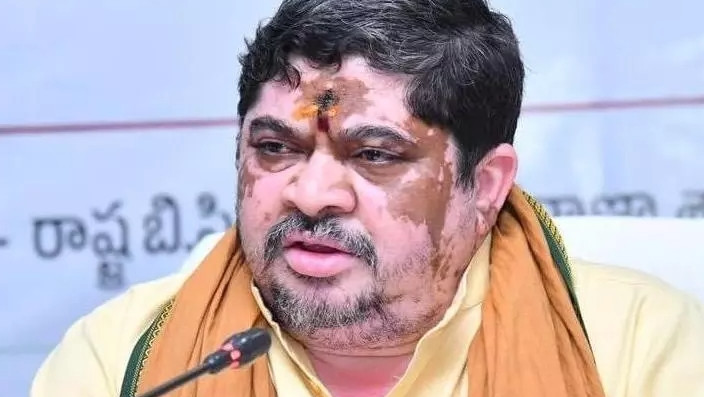 Ponnam Prabhakar says no politics in the name of God