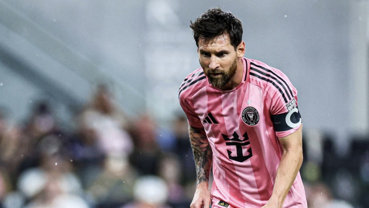 Lionel Messi scores goal from impossible angle as fans react to viral video