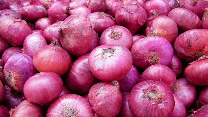 AP Government Key Decision Onions at Rs 35 per kg in Rythu Bazars
