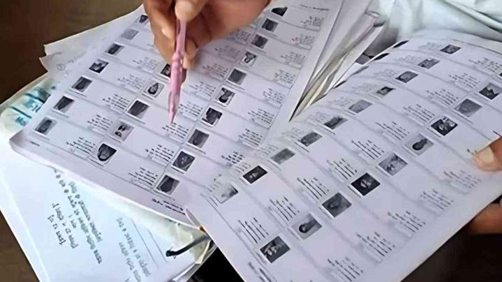 Election Commission sensational decision amid SIR controversy