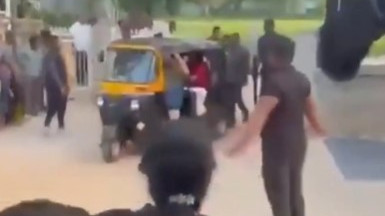 Rajinikanth arrived at the shooting spot in an auto