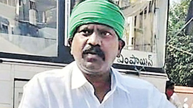 Kolikapudi Srinivasa Rao accused of assaulting teacher in Tiruvuru